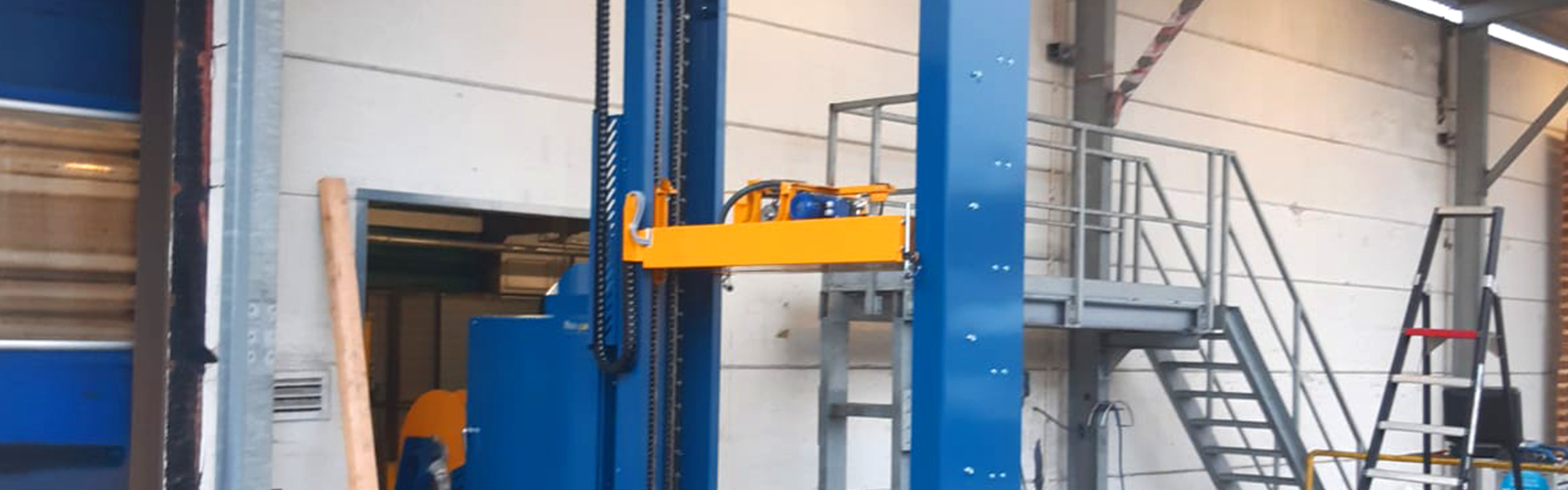 Phoenix pallets kiest voor verticale omsnoeringsmachine | Reisopack