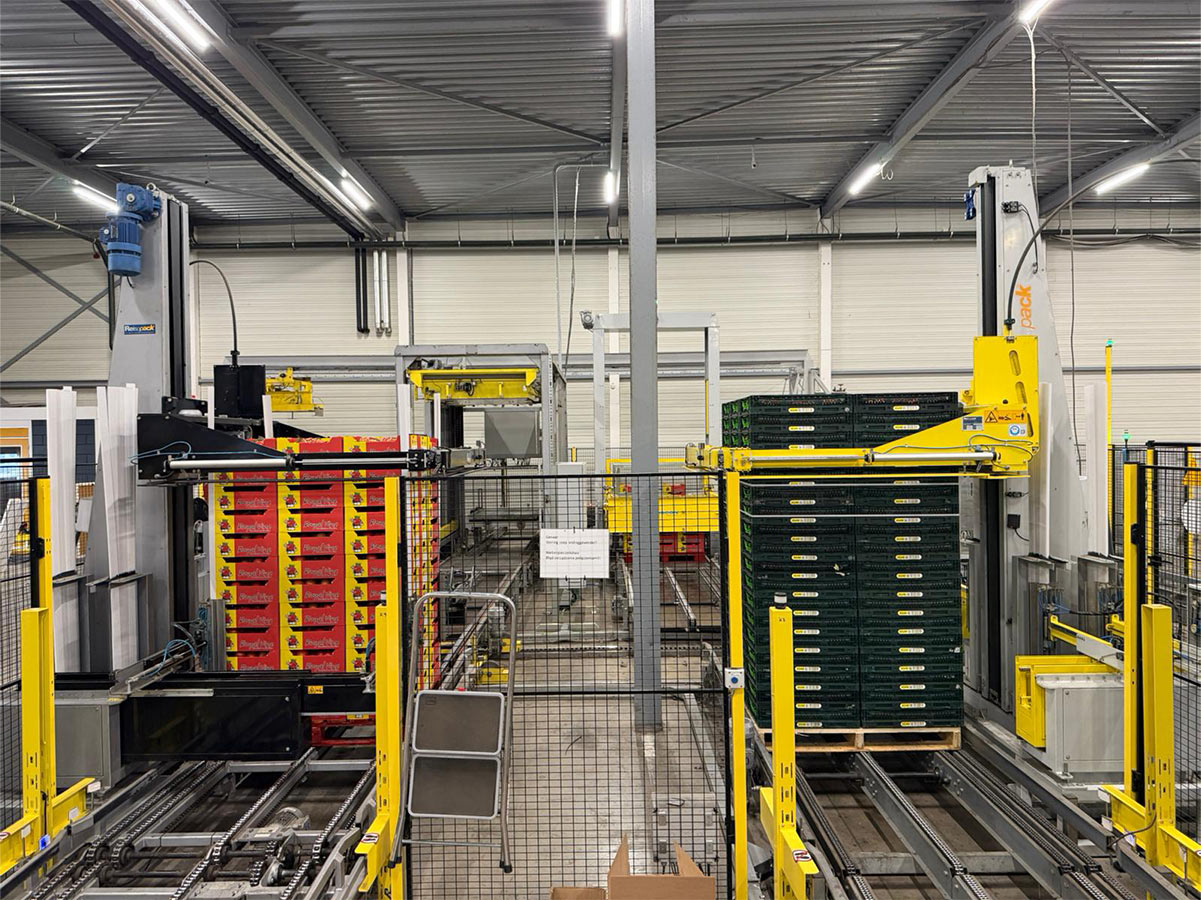 Automatische omsnoeringsmachine in productielijn | Reisopack Nederland Automatische omsnoeringsmachine in productielijn | Reisopack Nederland